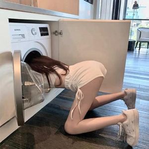 美女不穿衣服一丝不挂录象视频
